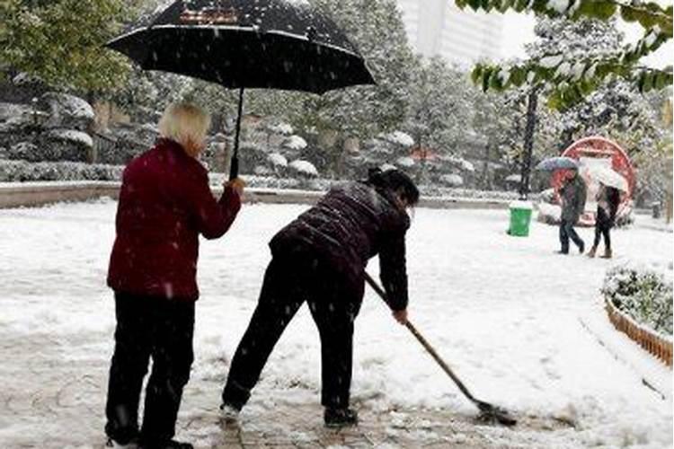 梦到自己扫雪是什么意思