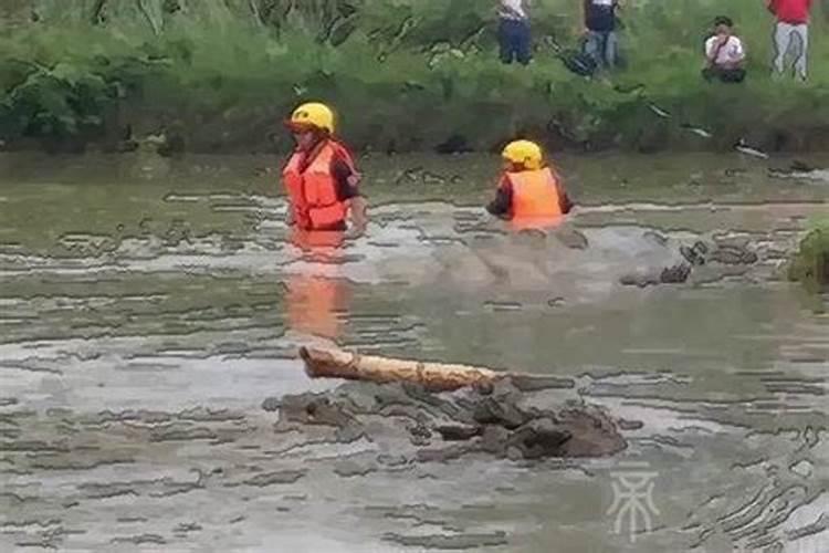 梦见发洪水和坟墓是什么意思