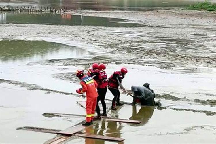 梦见死人活起来并且说话