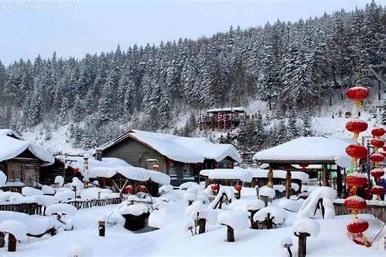 梦见大雪滑倒塌