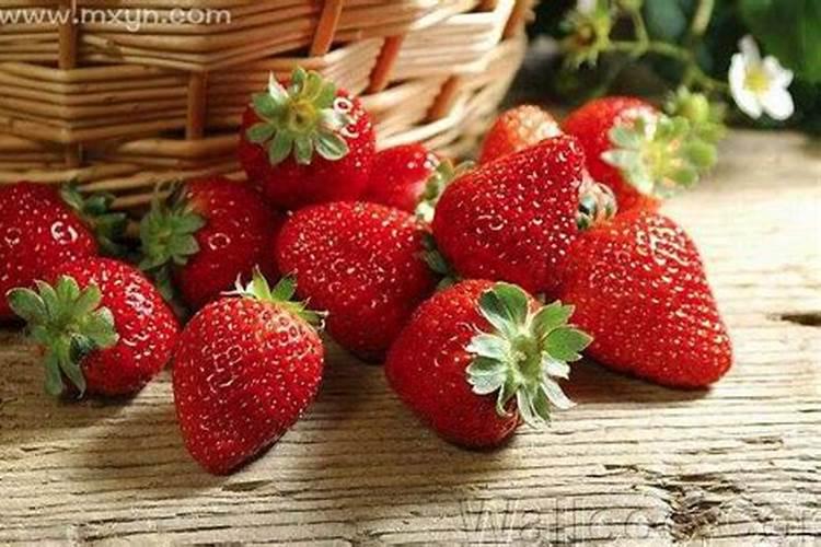梦见摘草莓是什么意思