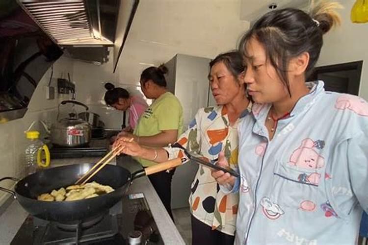 女人梦见家里来客人没有菜