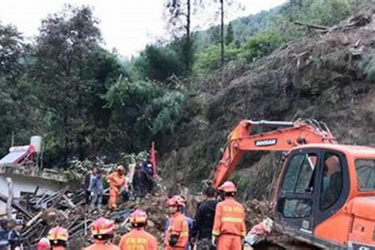 男人梦见山崩塌自己逃跑