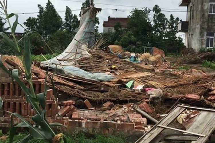 梦见台风暴雨是什么意思,梦见刮台风玻璃烂了房子倒了