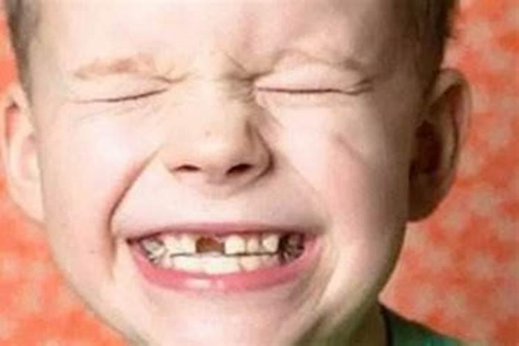 梦到自己的孩子掉牙齿是什么意思