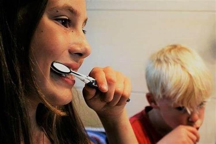 梦见刷牙是什么意思梦见牙刷坏了一个洞