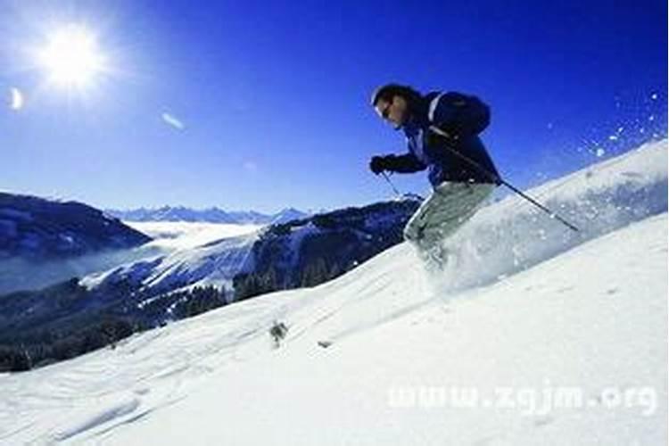 女人梦见滑雪很顺