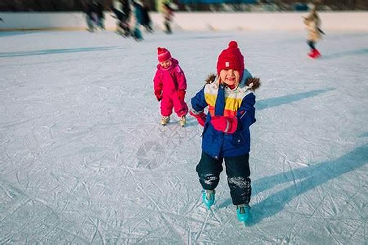 梦到下雪地滑