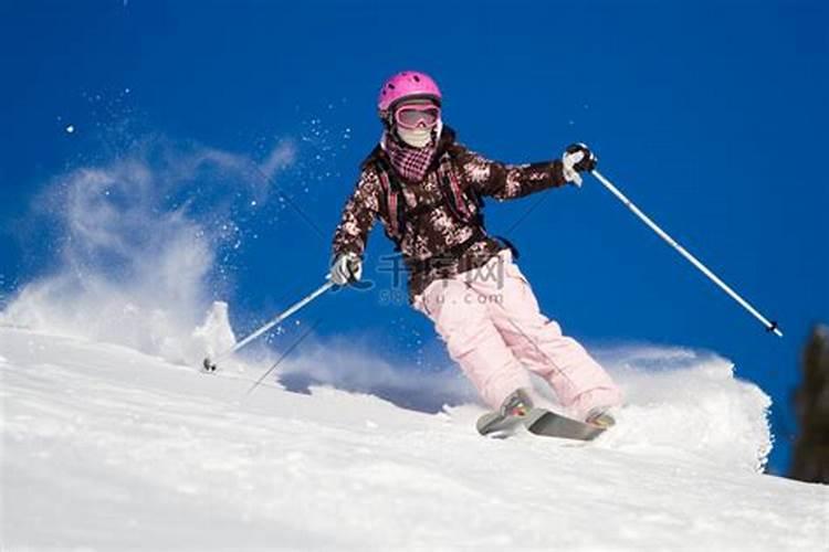 女人梦见滑雪很快
