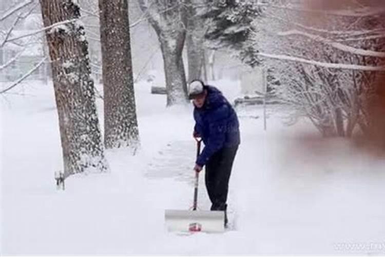 梦见铲雪好不好