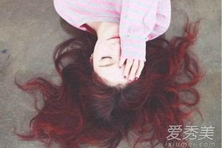 梦见熟悉的女人好不好