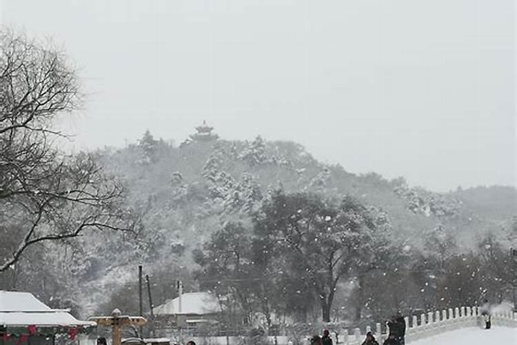 梦见死了多年的邻居是什么意思