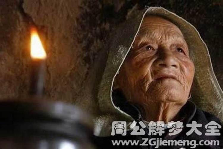 属鸡的女人什么时辰出生好