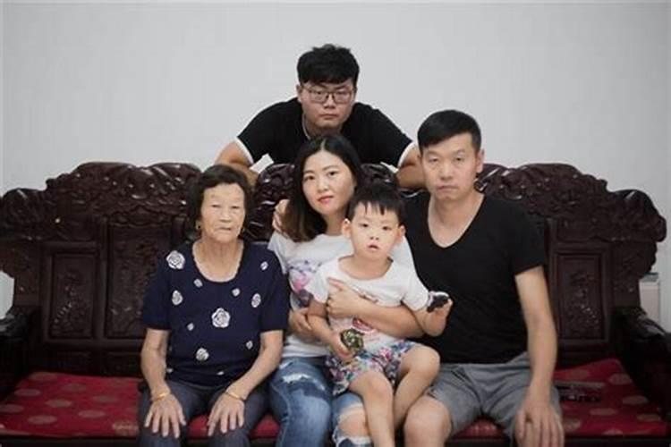 梦见自己拉裤子上什么意思啊