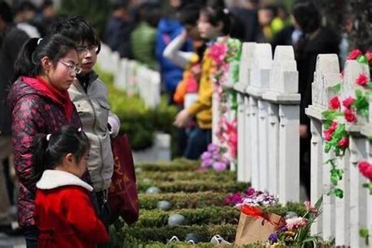 晚上梦到死人和棺材是什么意思