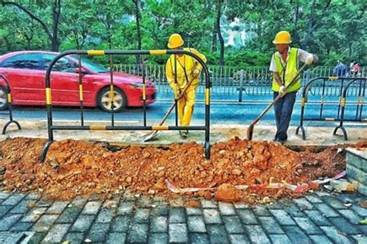 梦到河水过不去路啥意思呀