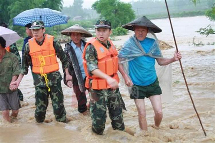 梦见洪水上涨逃生