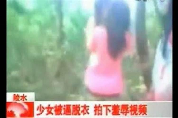 女人梦见自己上班迟到罚款1000