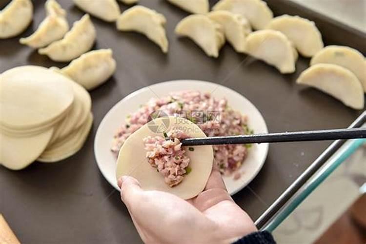 家乡的风俗写冬至吃饺子