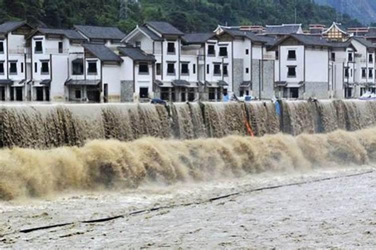 梦见墓地好多坟墓和稻田什么意思