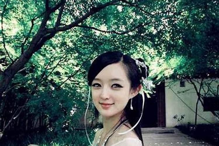 巨蟹座男人对待情人和老婆不同的态度