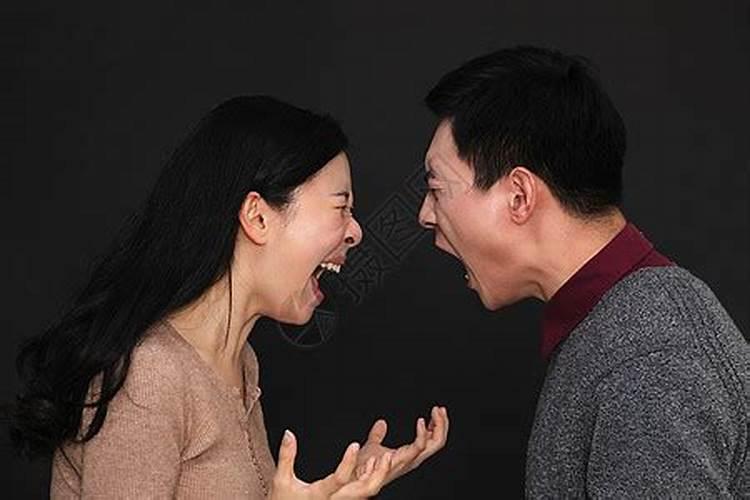 梦见夫妻吵架闹离婚是什么意思