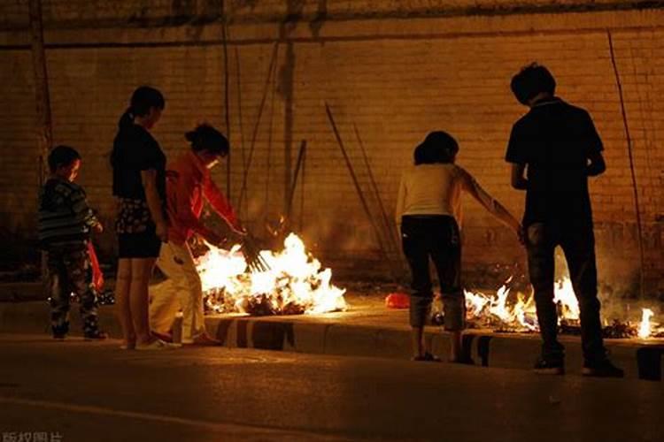 中元节必须拜祭先人吗