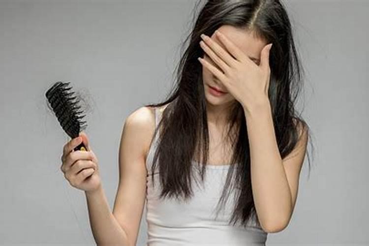 女人梦见自己掉头发是什么征兆女人