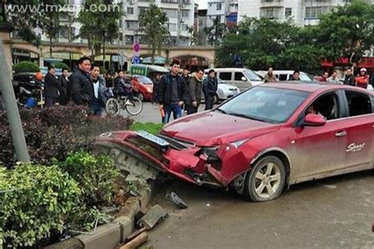 梦到他人车祸是什么预兆