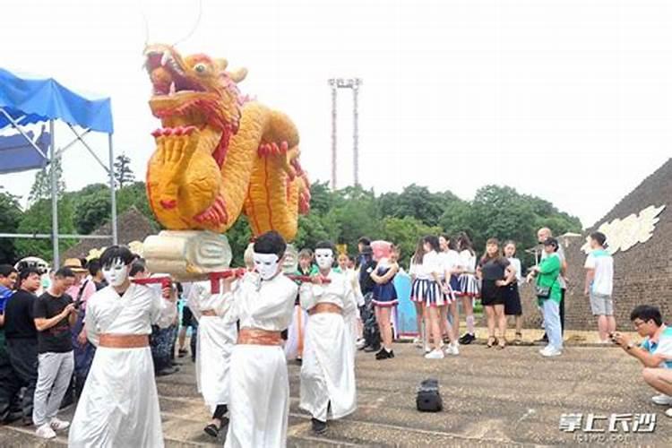 长沙鬼节烧纸钱