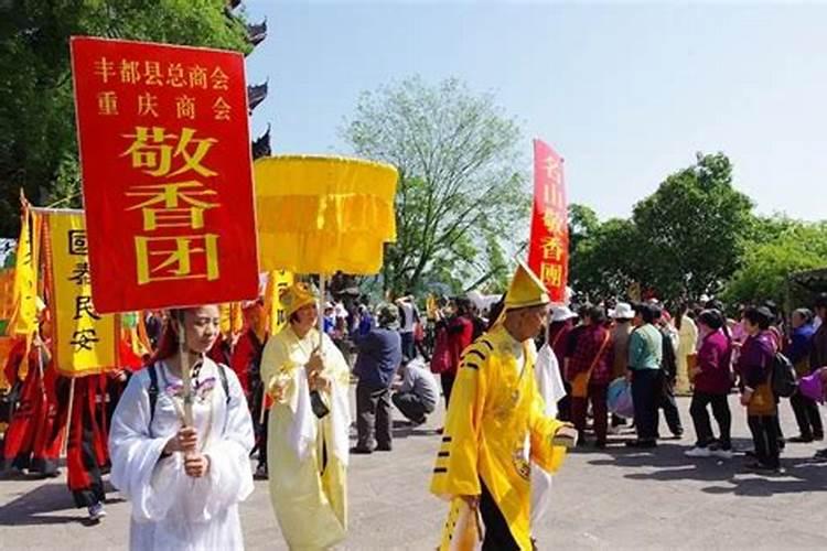 江西清明节上山祭祖