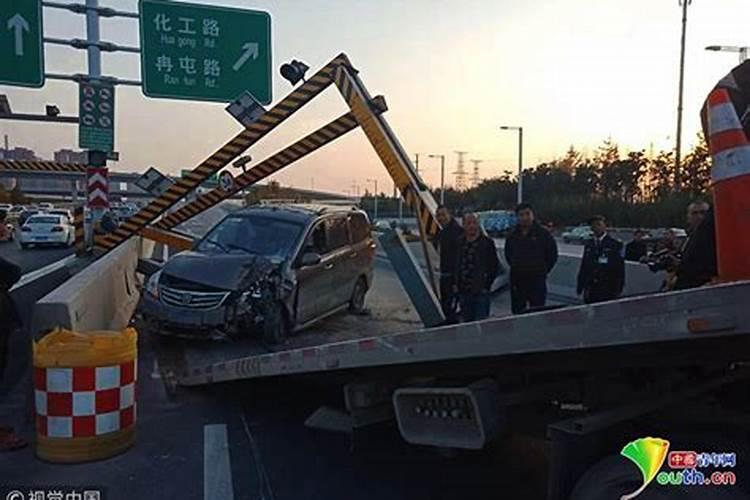 梦见别人开车桥路生死有关