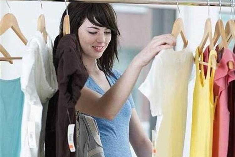 孕妇梦见买衣服是什么意思意思