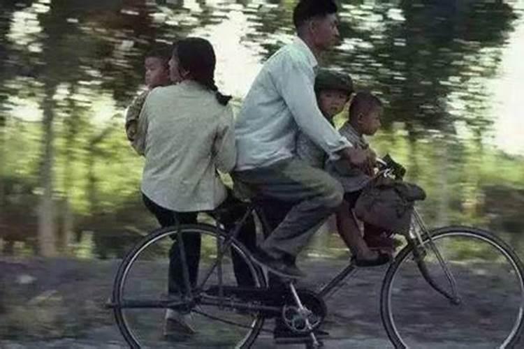 梦见骑车带着别人家的孩子