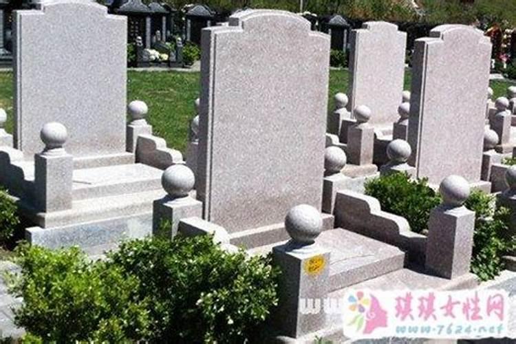 梦见抱着一个死人是什么意思呀