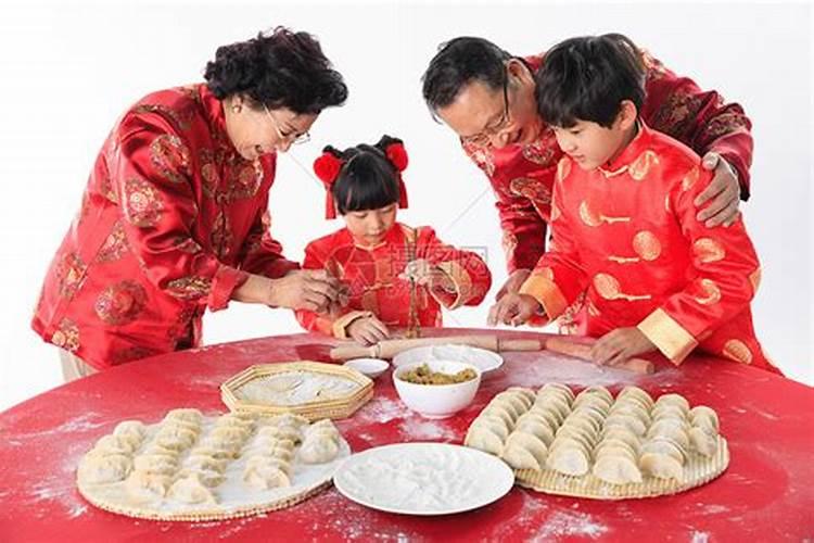 梦见家人在一起吃饺子