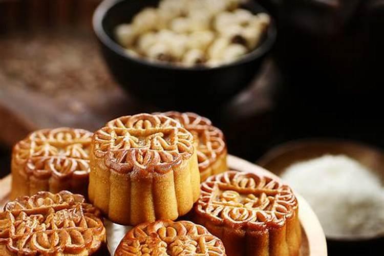 中秋节在农历几月几日吃月饼