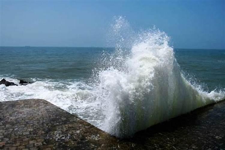 梦见大海涨潮淹没自己