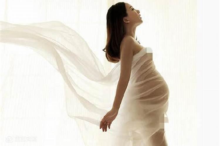 怀孕初期梦见已故亲人和自己说话