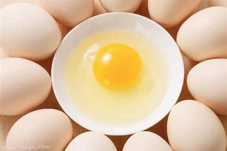 梦见吃煮熟的鸡蛋是什么意思