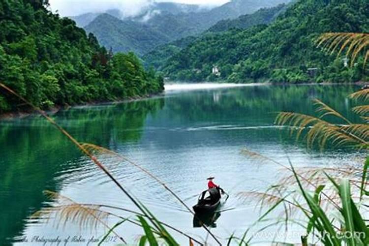 梦见河水流动是什么征兆