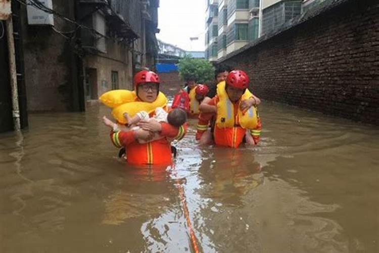 梦见洪水到自己腰上