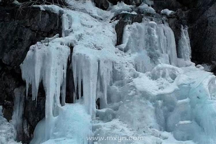 梦见水结冰是什么预兆