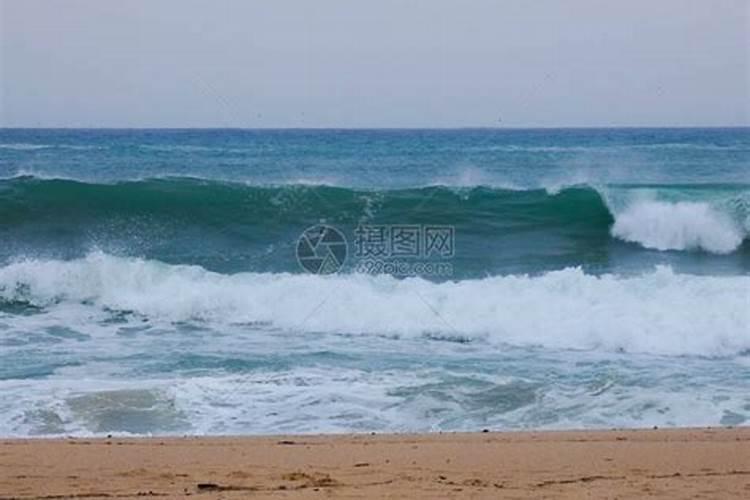 梦见出海遇到大浪但是没事