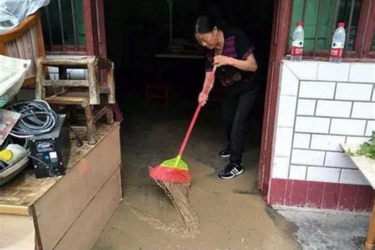 梦到下大雨家里进水了