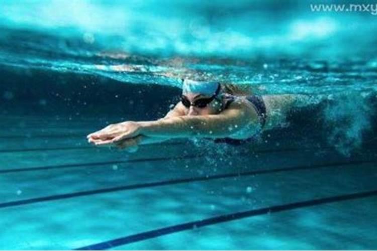 梦见学游泳是什么意思