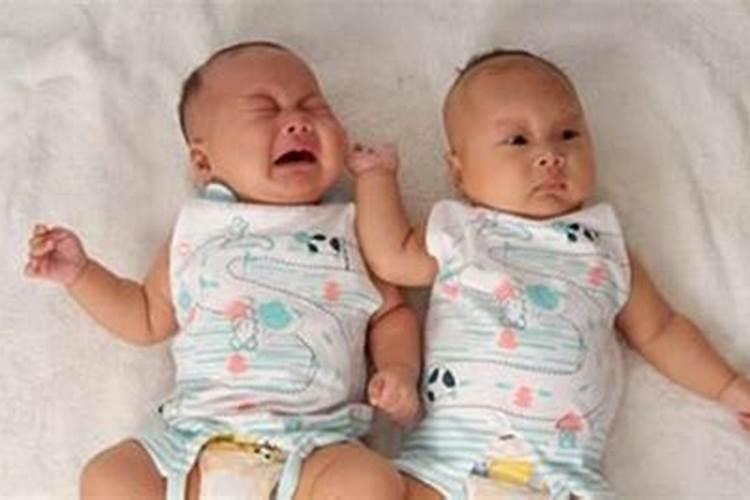 怀孕了梦到自己生了双胞胎男孩