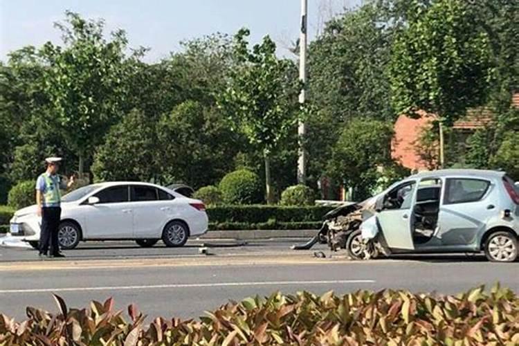 女人梦见别人出车祸预示着什么