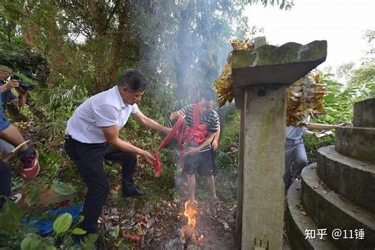 梦到上坟祭拜给不认识的人