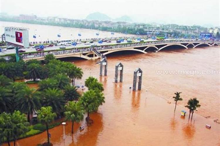 梦到洪水泛滥预示着什么意思